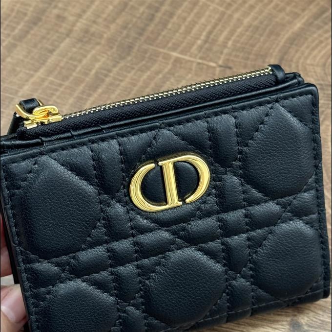 2025228Y 220P182144924